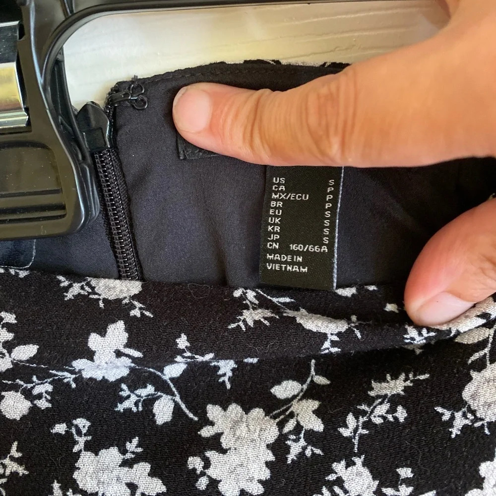 Forever 21 skirt - Picture 4 of 4